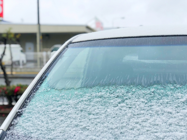 車のフロントガラス凍結防止は100均でもできる 只の方法も 暮らしニッチ情報センター